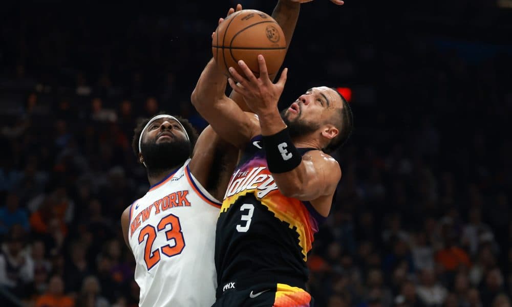 Suns Surge Early but Cool Off Against Knicks at Halftime in Intense Showdown
