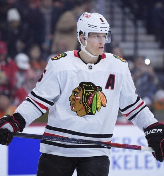 Blackhawks Extend Losing Streak in Montreal Amid Trade Rumors