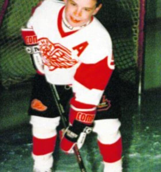 Sidney Crosby's Iconic Moment in Red Wings Uniform Shakes Hockey Fans