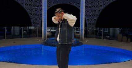 Drake Makes History as First Artist with 300 Songs Over 100M Streams