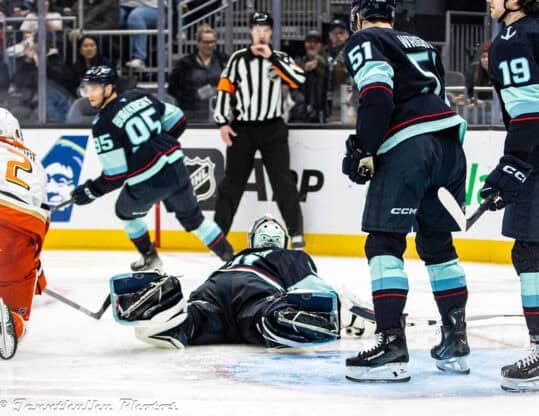 Kraken Face Pressure to Trade Grubauer Amidst Goalie Shakeup