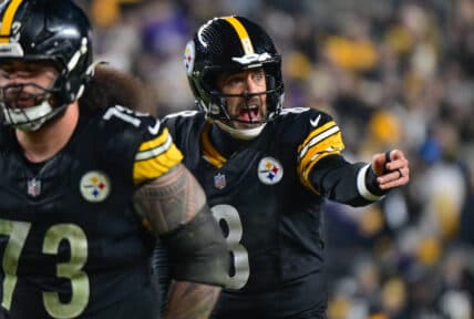 Aaron Rodgers' Upcoming Decision Creates Buzz Among NFL Fans and Analysts