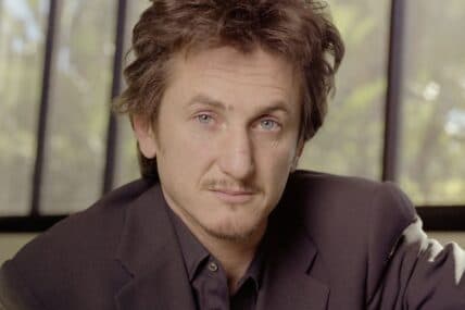 Sean Penn's Indoor Smoking at Awards Show Raises Eyebrows Online