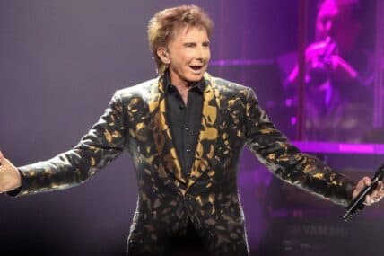 Barry Manilow Declares "No Chemo, No Radiation" After Lung Cancer Diagnosis
