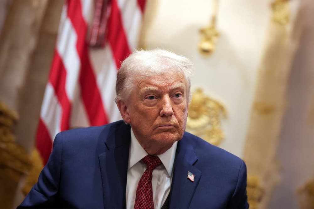 Trump Thanks Police Chief for Epstein Intervention, Highlights Maxwell Role