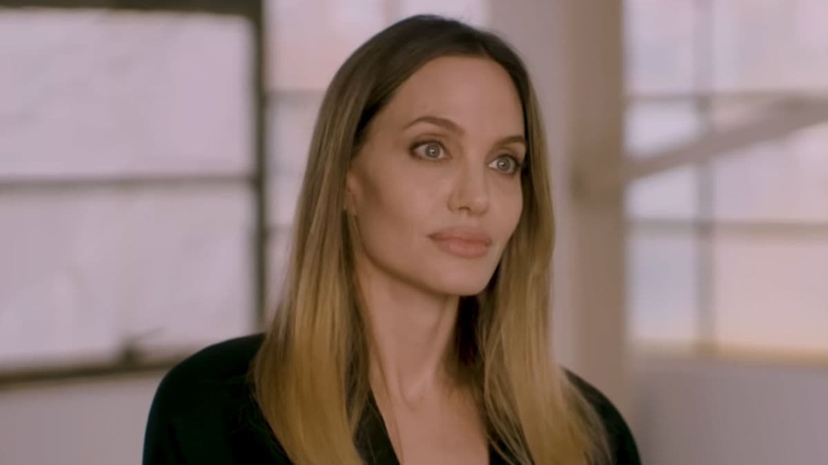 Angelina Jolie Plans 2026 Move Abroad, Exciting Fans and Followers
