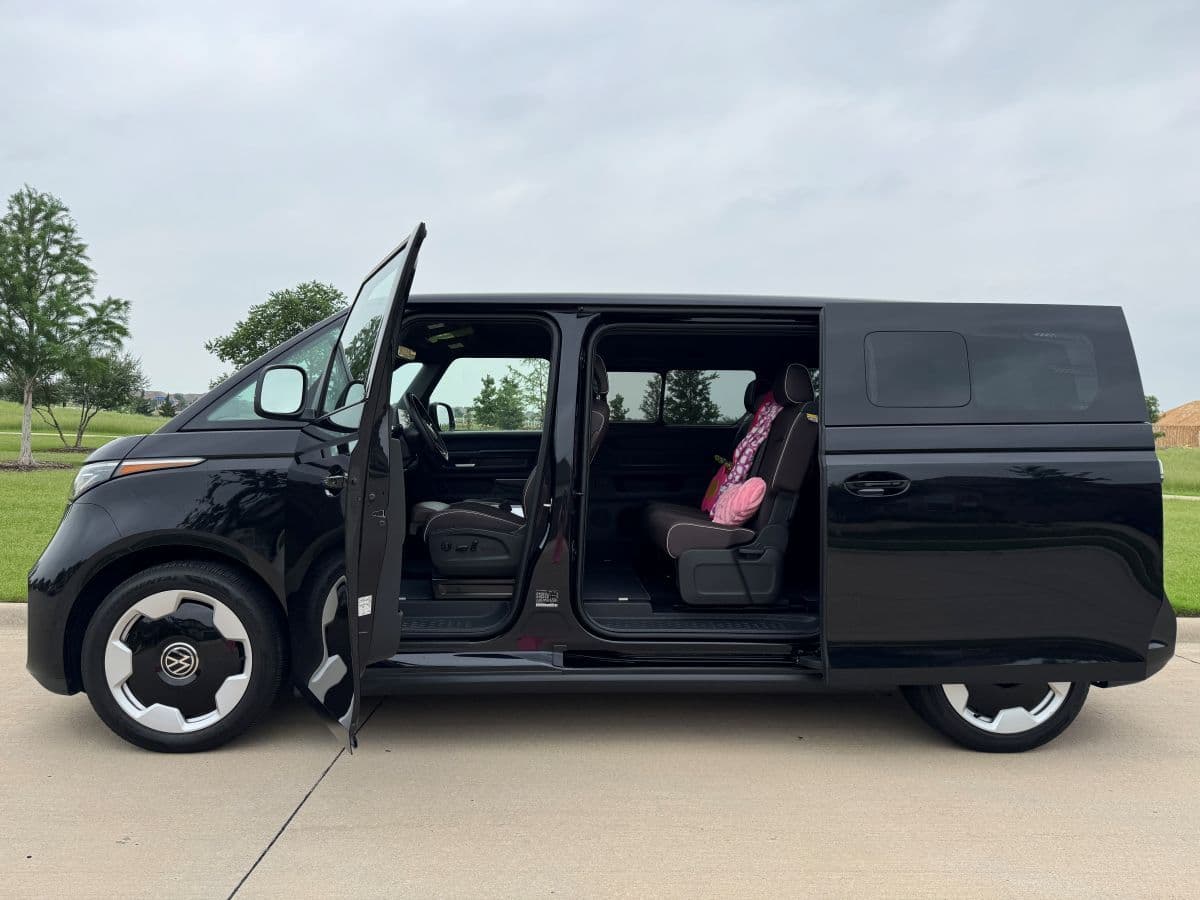 Ensure Your Child's Winter Coat is Car Seat Safe with These Top Picks