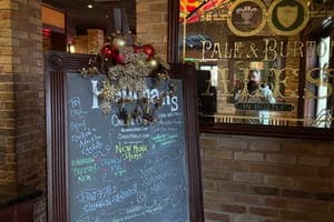 Last Houlihan's on Long Island to Close After New Year's Eve Dinner