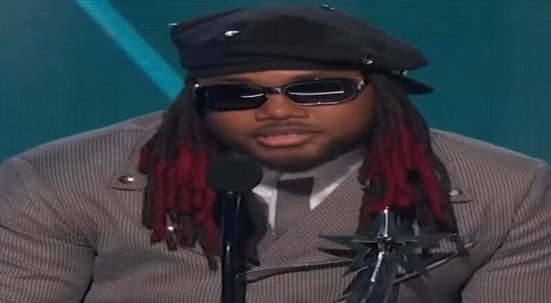 Leon Thomas' "MUTT" Album Goes Gold, Celebrating a Major Music Milestone