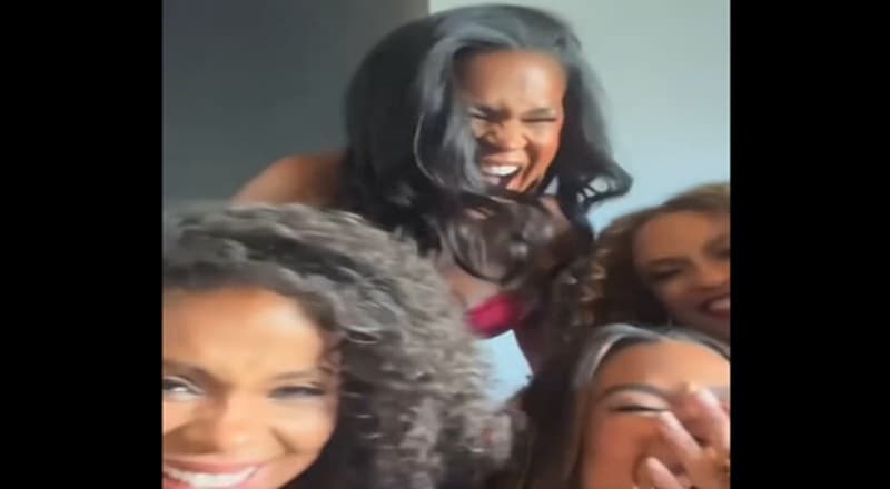 Nia Long and Friends' Viral Selfie Sparks Celebration of Ageless Beauty