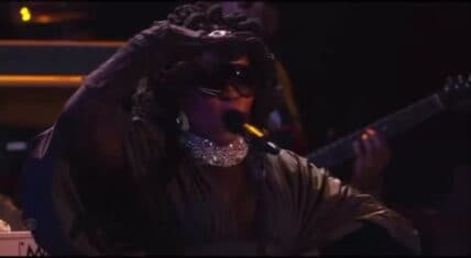 Lauryn Hill and Wyclef Jean Honor Roberta Flack with Moving Tribute Performance