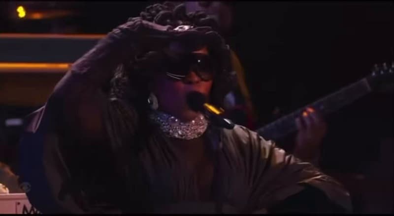 Lauryn Hill and Wyclef Jean Honor Roberta Flack with Moving Tribute Performance