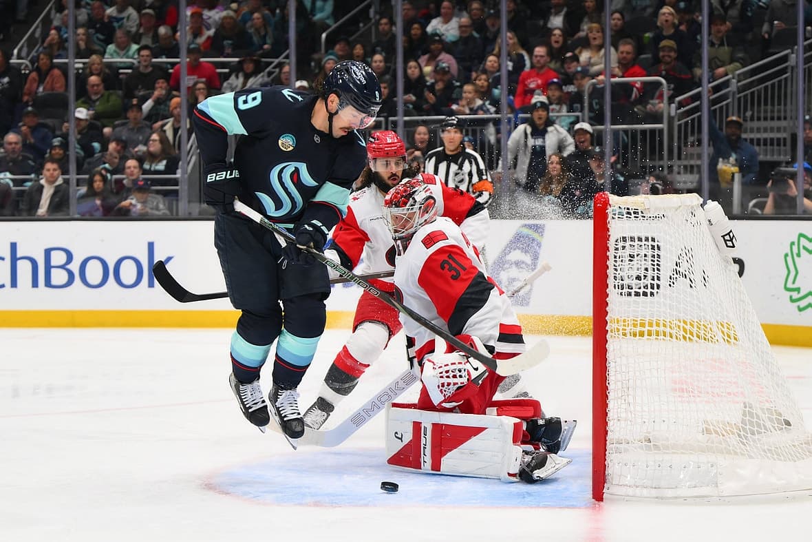 Kraken Stun Hurricanes, Snap Their 12-Game Point Streak in Seattle