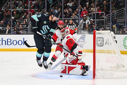 Kraken Stun Hurricanes, Snap Their 12-Game Point Streak in Seattle