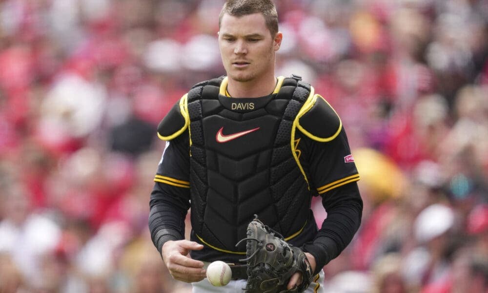 Pirates Face Key Decisions on Suwinski and Catcher Situation