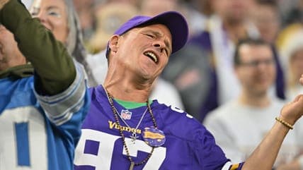 Steelers Eyeing Vikings Coach Sparks Buzz in NFL Coaching Landscape