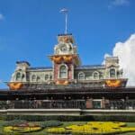 Walt Disney World's Lightning Lane Premier Pass Sells Out for Entire Week