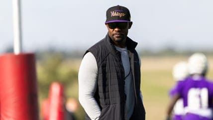 NFL Insider Clarifies Vikings Defensive Coordinator Rumors Impacting Team