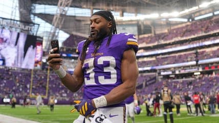 Vikings Release Key Players Aaron Jones and Javon Hargrave in 2026 Cap Shift